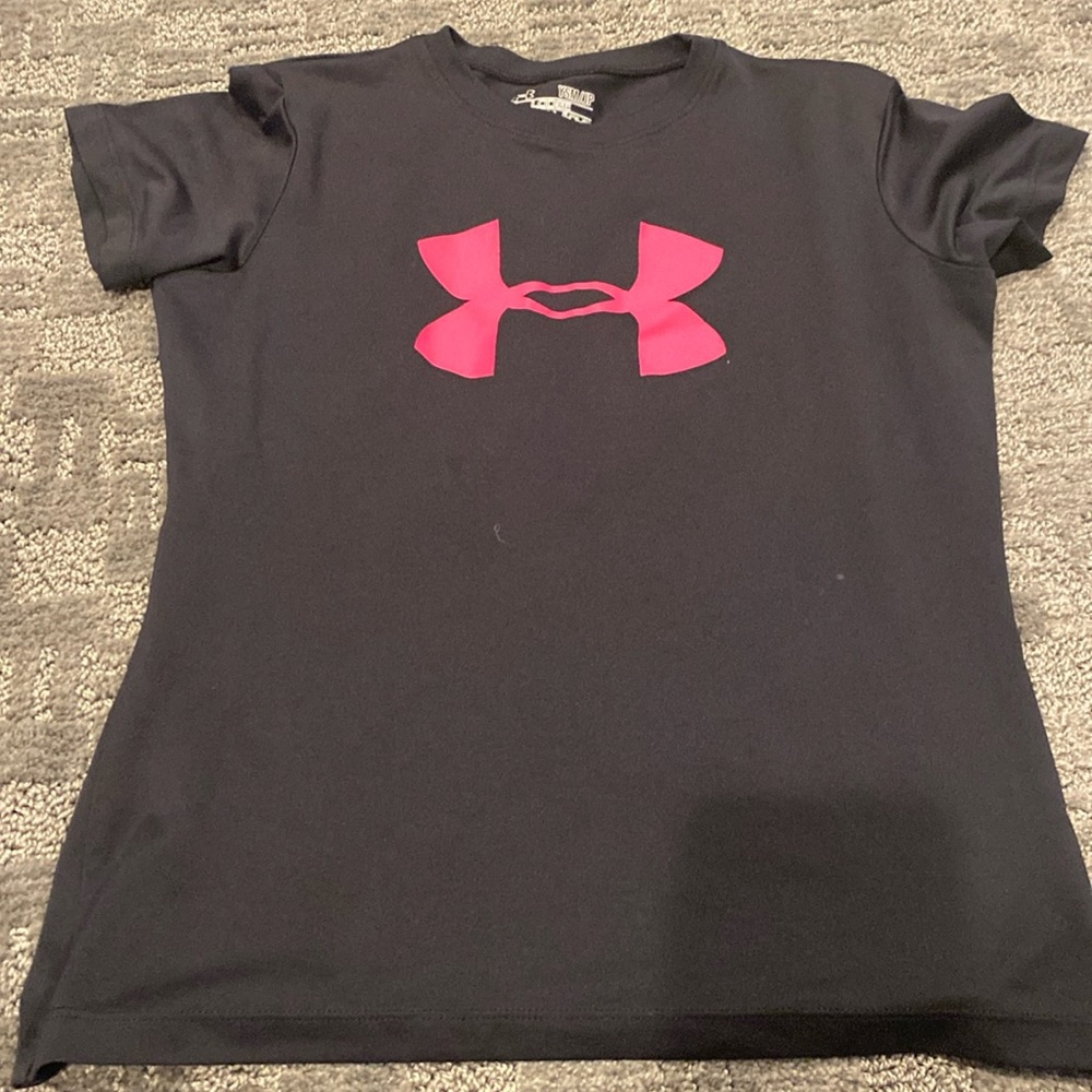Girls under armour tee